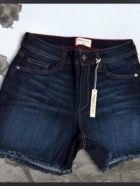 NWT Fran Denim "Lauren" Athletic Fit Shorts Size 26